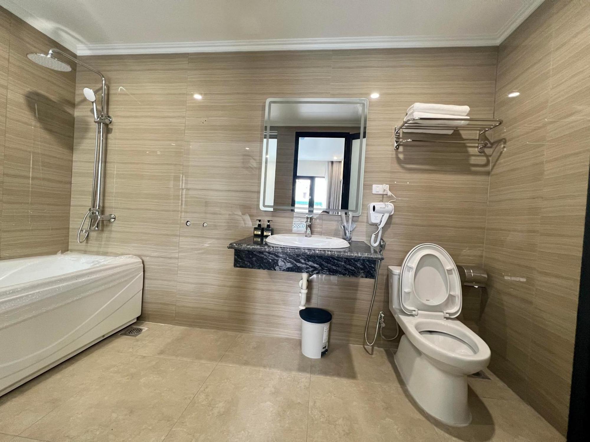 Grand Dragon Noi Bai Hotel Hanoi Buitenkant foto