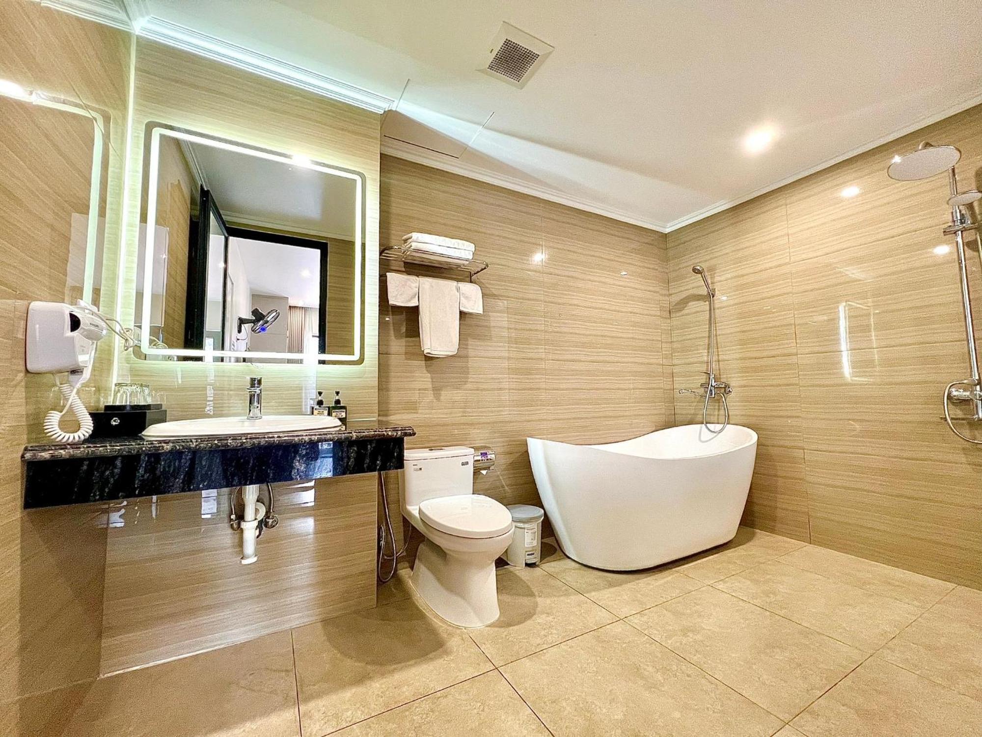 Grand Dragon Noi Bai Hotel Hanoi Buitenkant foto